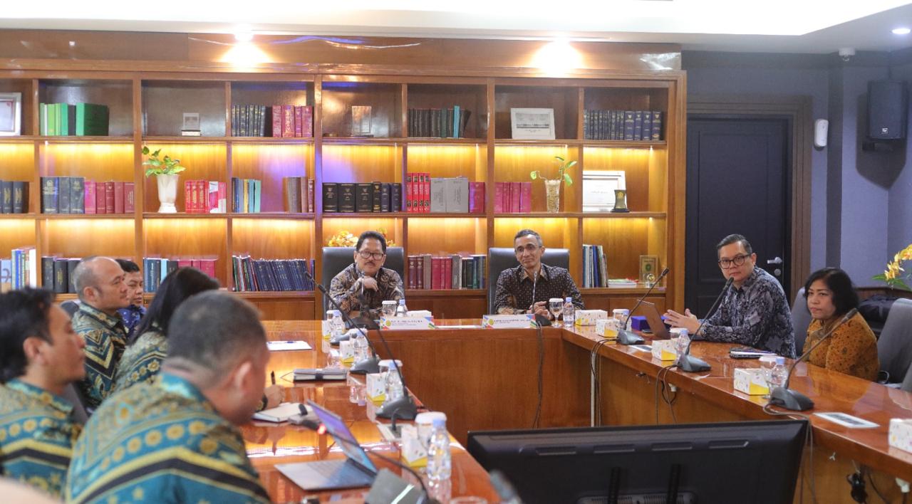mahkamah agung menerima kunjungan audiensi dpn peradi wcJwR